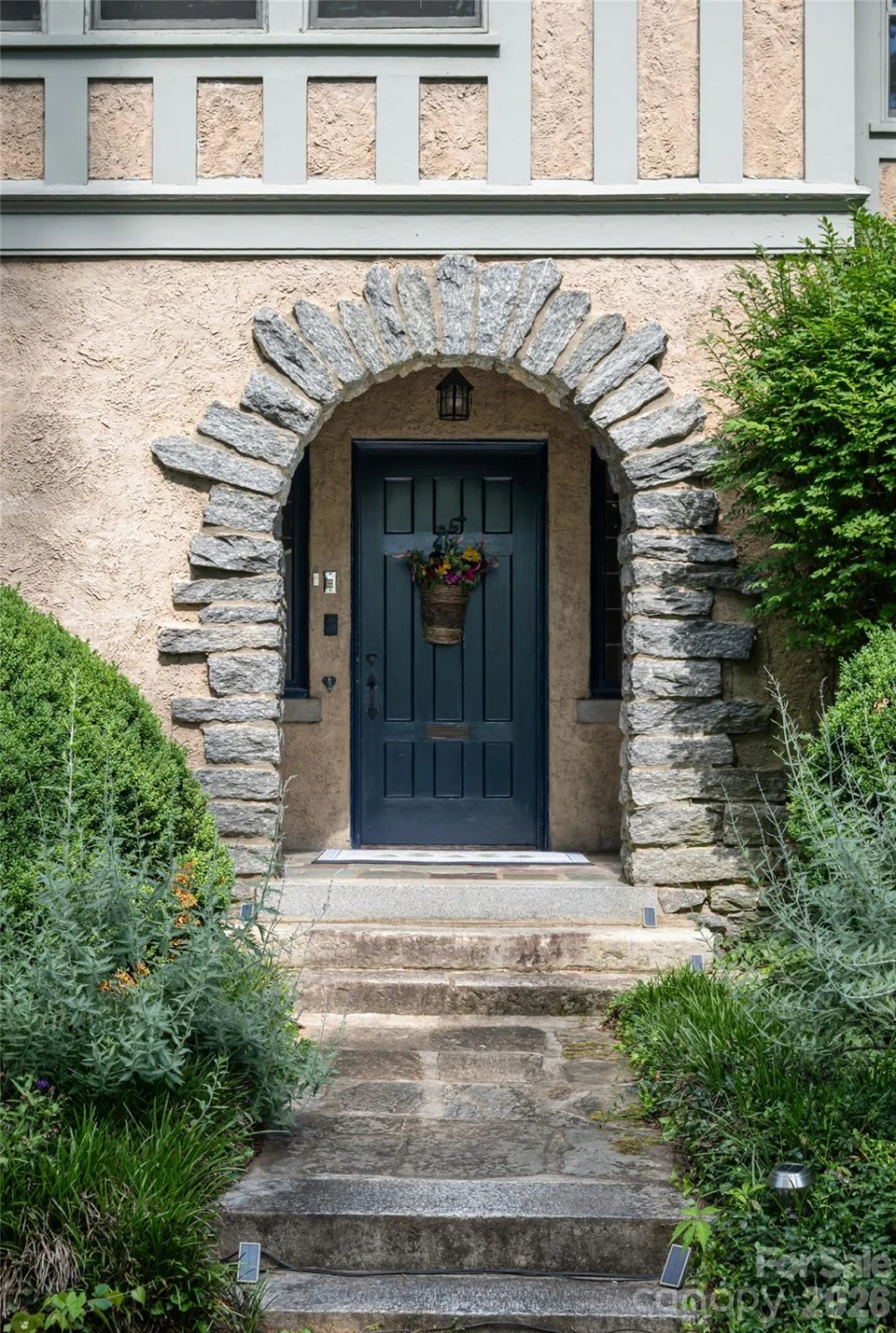 334 Vanderbilt Road - Photo 2