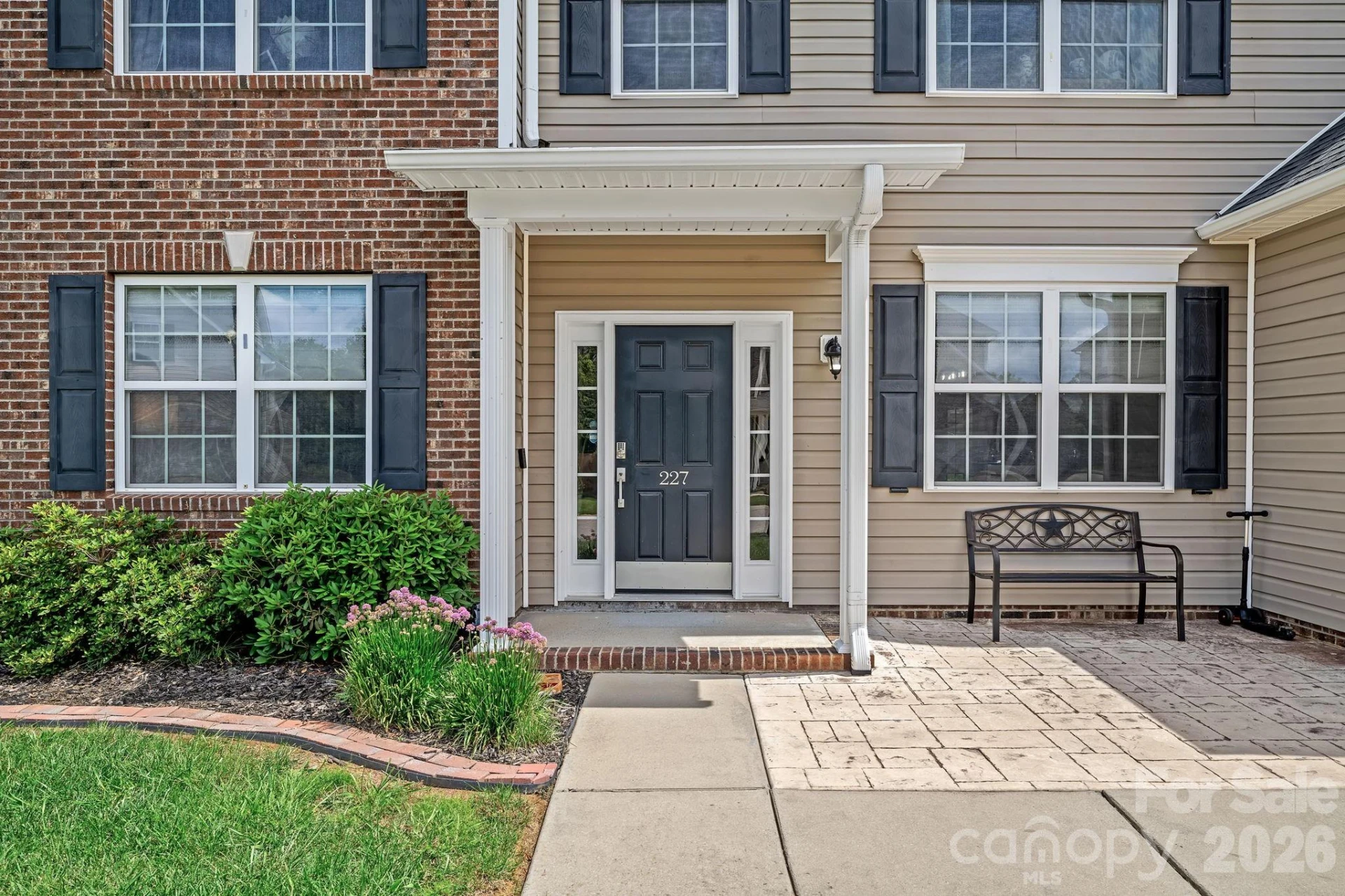 227 Roanoke Road - Photo 2