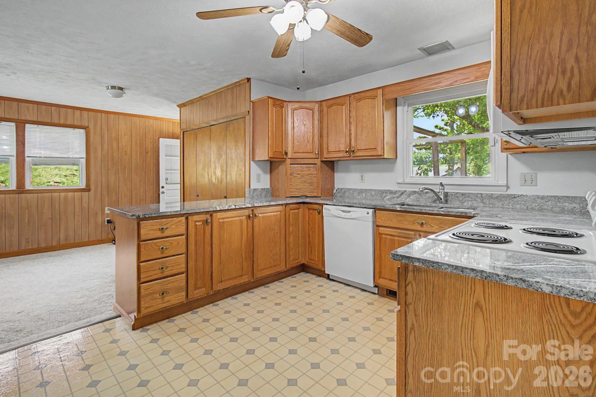 12 Webster Street - Photo 16