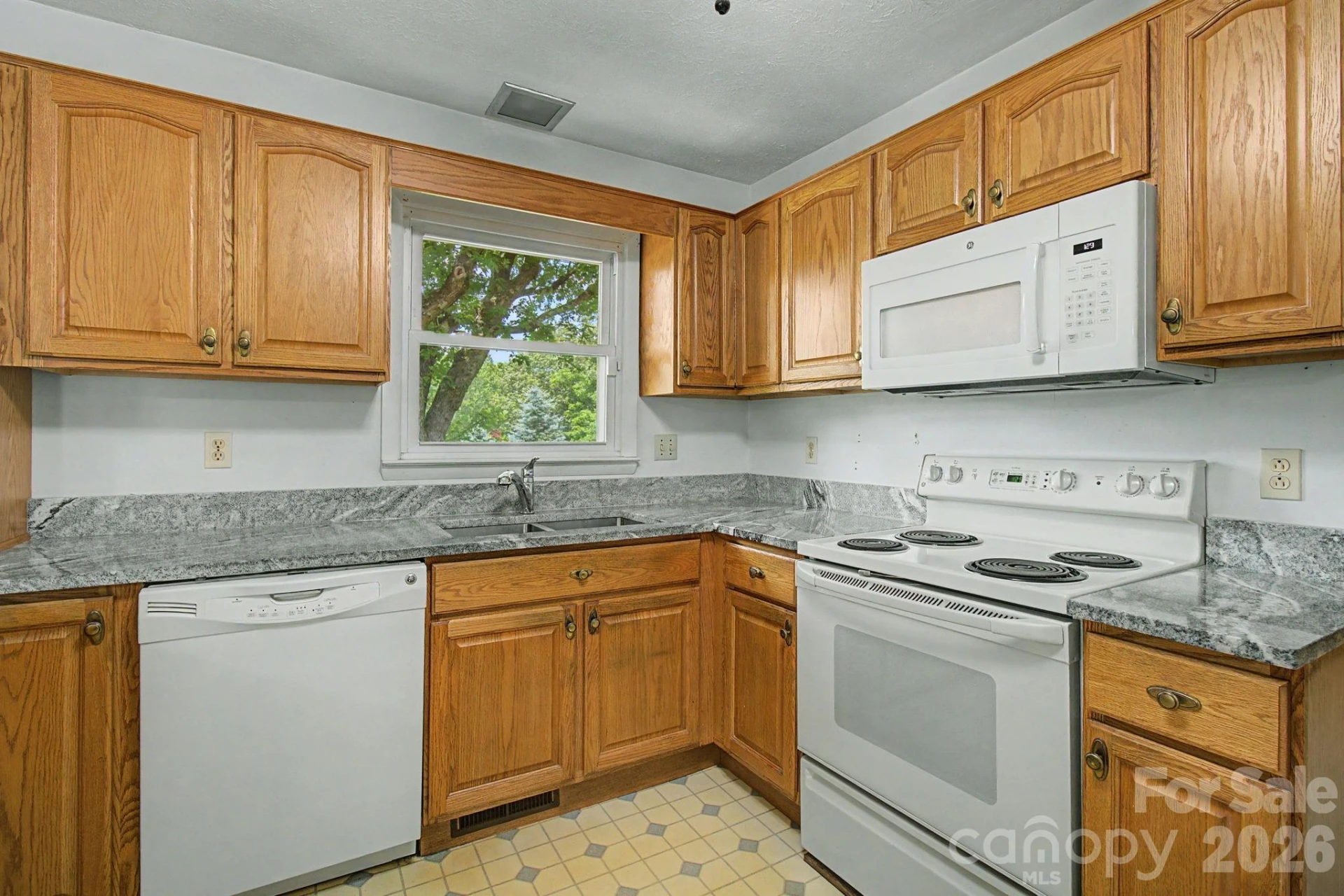12 Webster Street - Photo 18