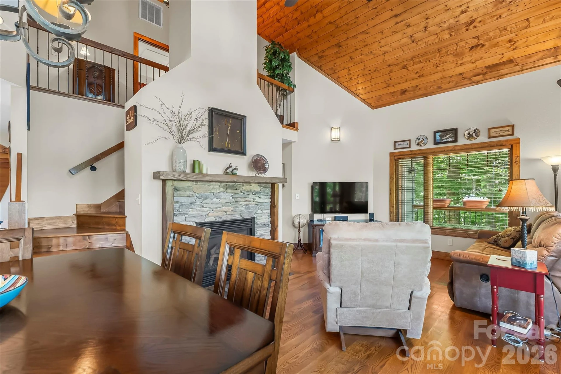 590 Larkhaven Drive - Photo 11