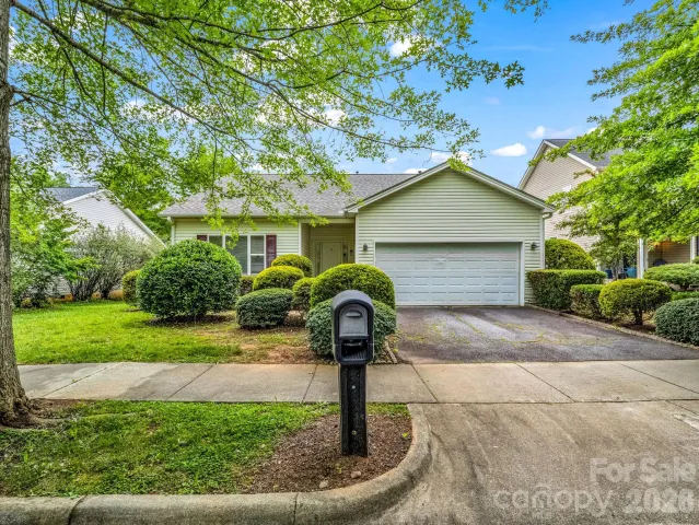6 Scottish Circle, Asheville, NC, 28803