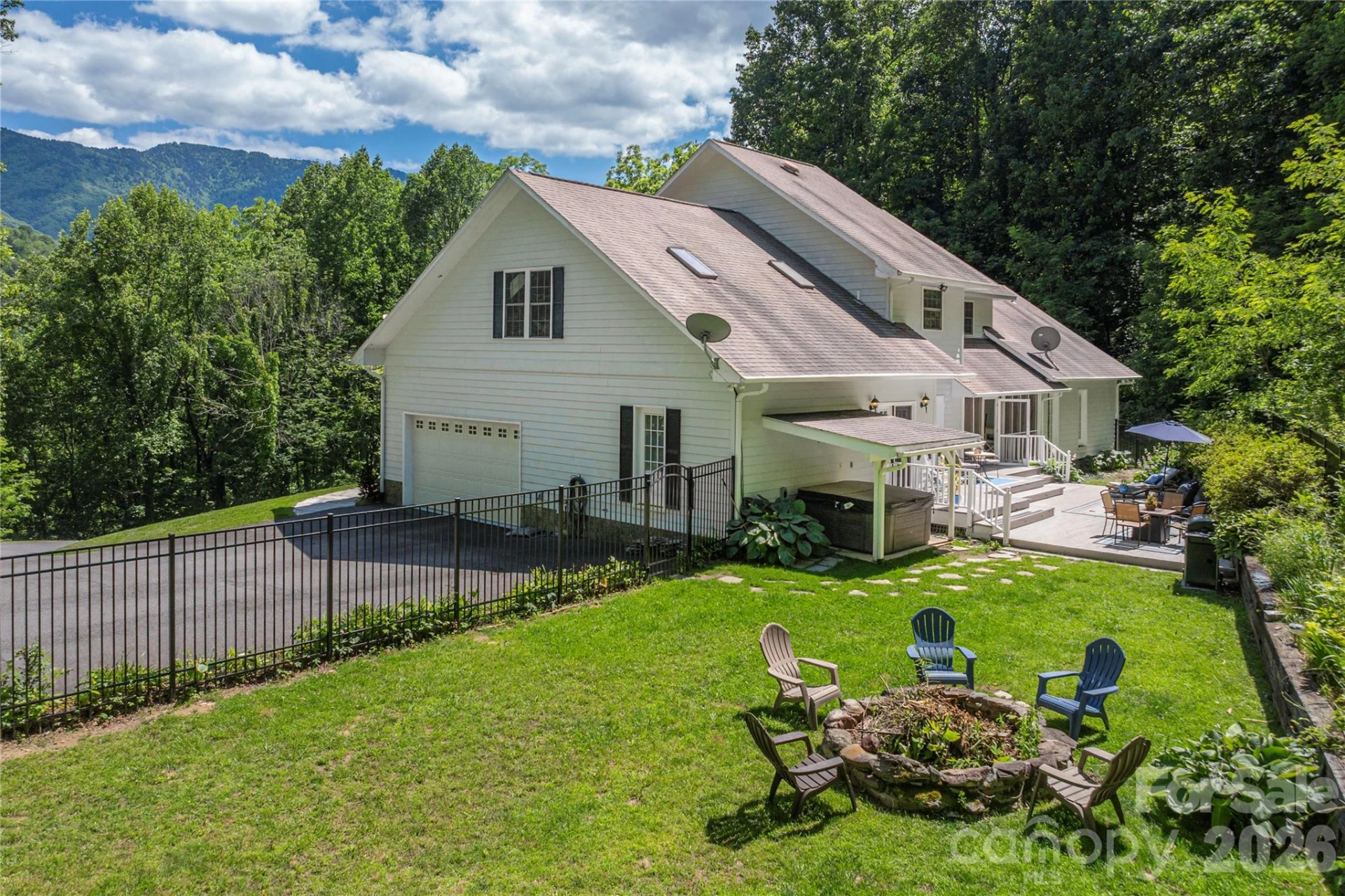302 Davy Crockett Drive - Photo 3