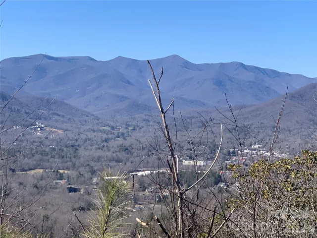 124 Settings Boulevard, Black Mountain, NC, 28711