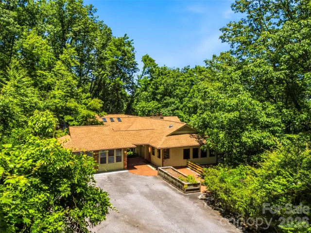 1430 Valmont Drive, Hendersonville, NC, 28791