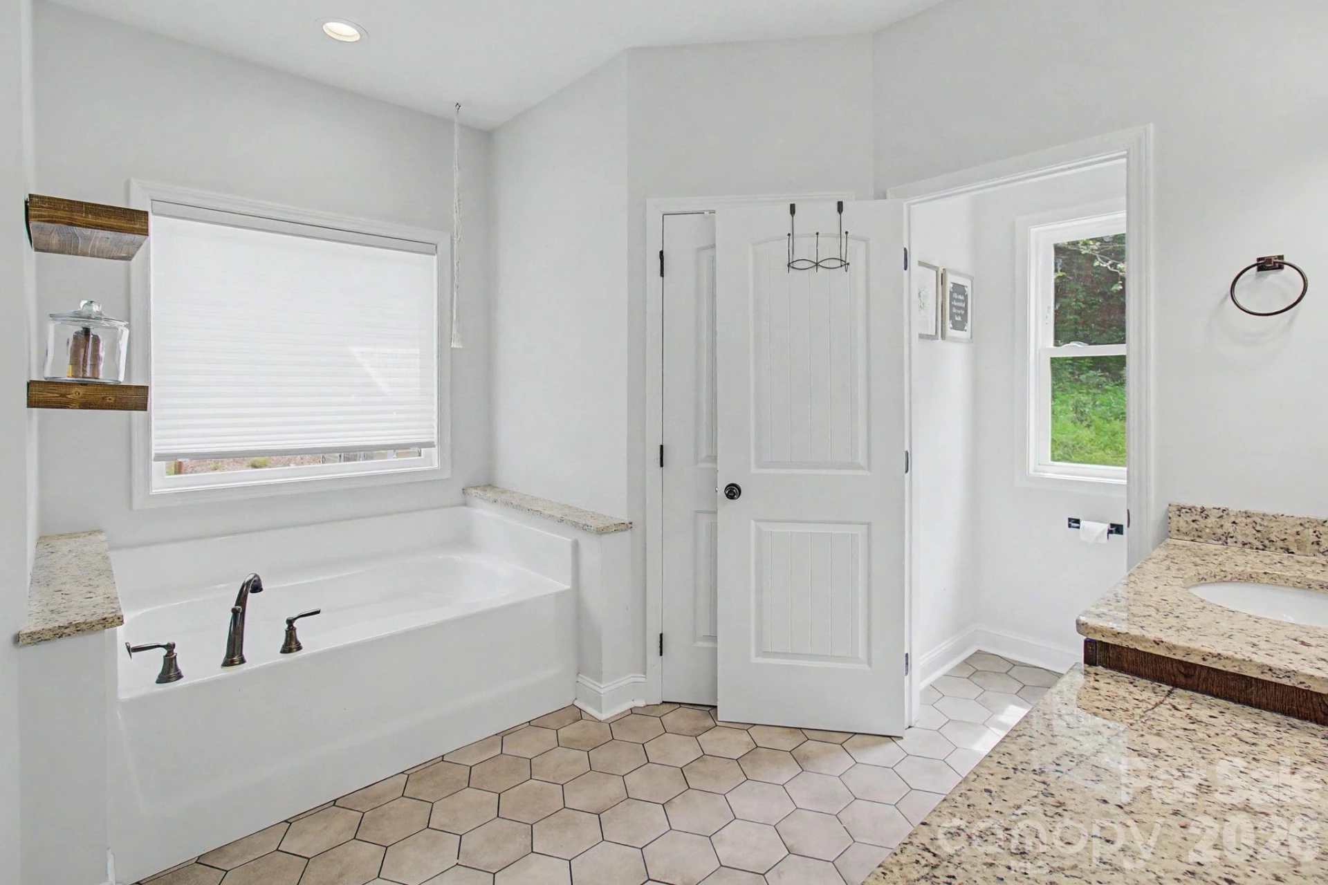300 Green Meadow Lane - Photo 18