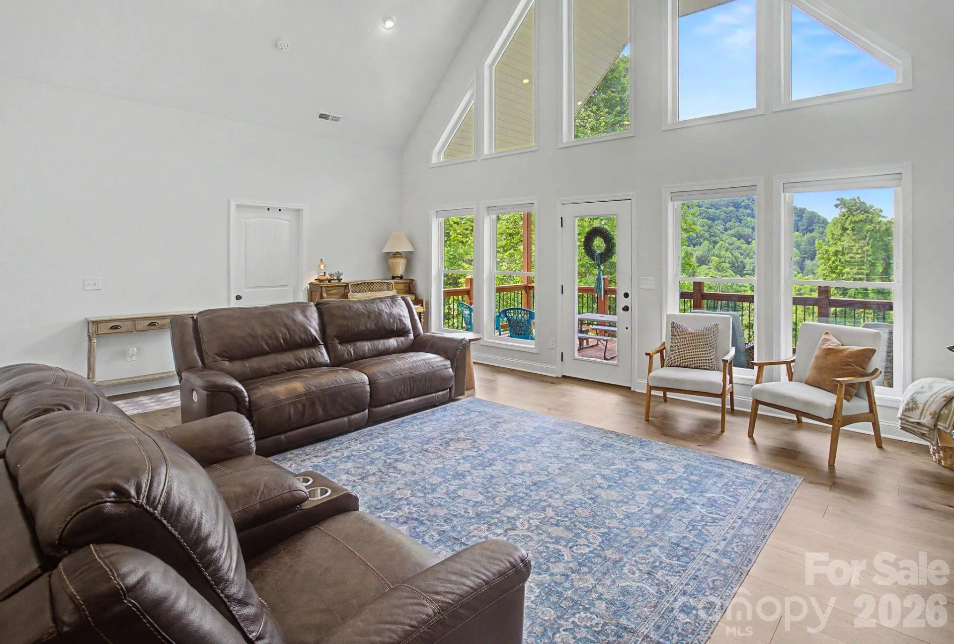 300 Green Meadow Lane - Photo 3