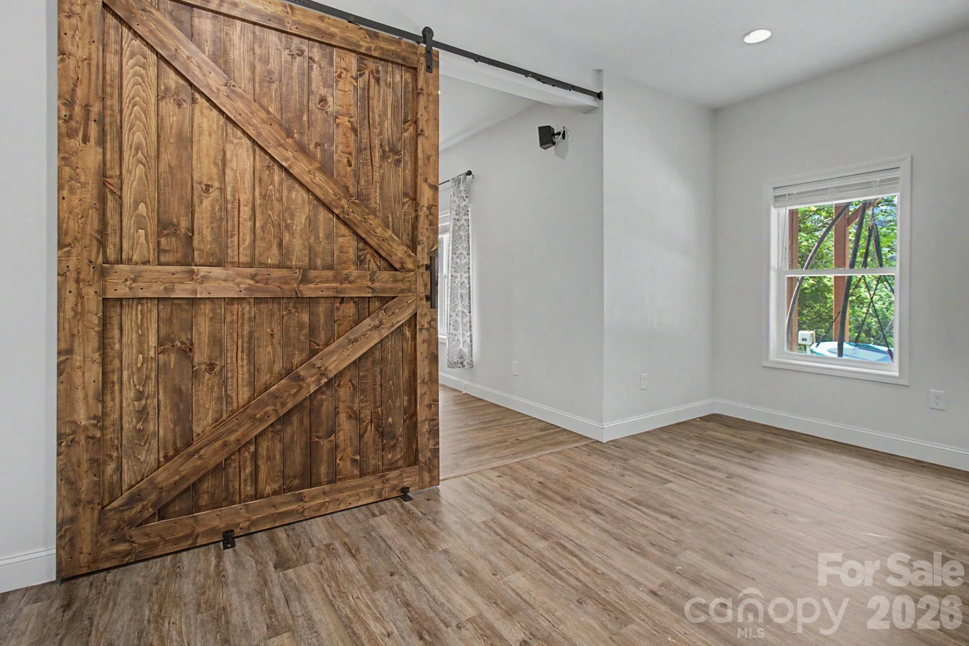 300 Green Meadow Lane - Photo 32