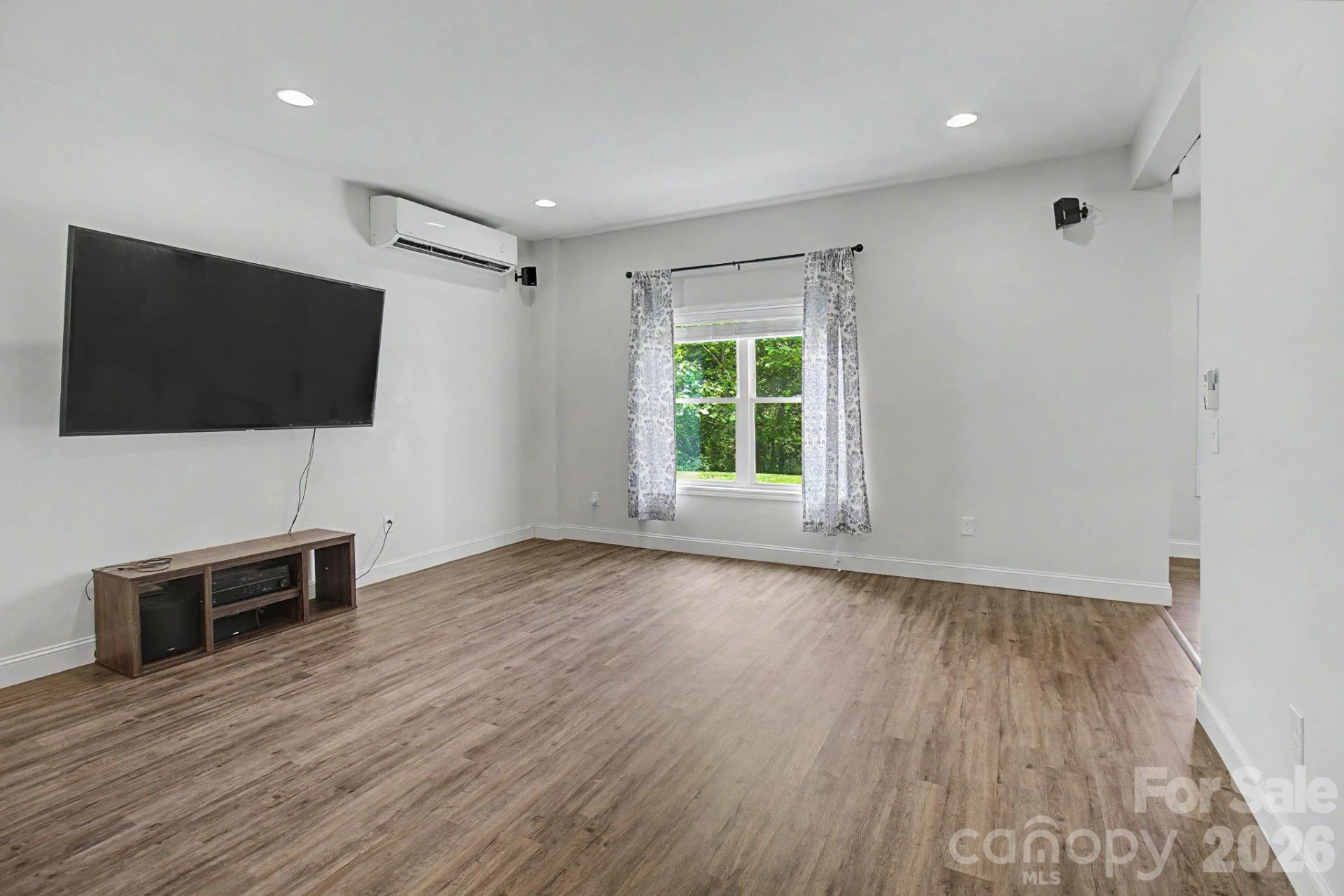 300 Green Meadow Lane - Photo 33