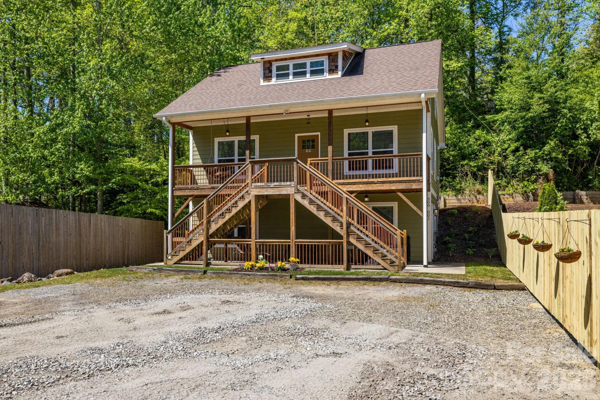 309 London Road - Photo 2