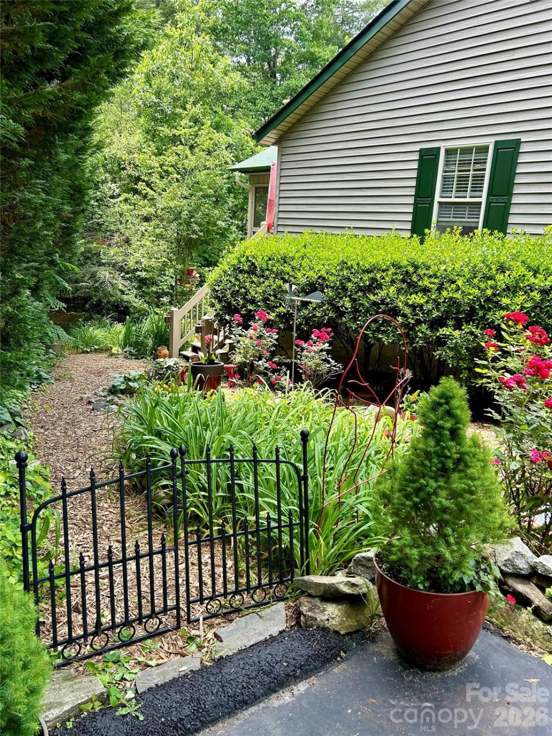 9 Tall Pines Road - Photo 4