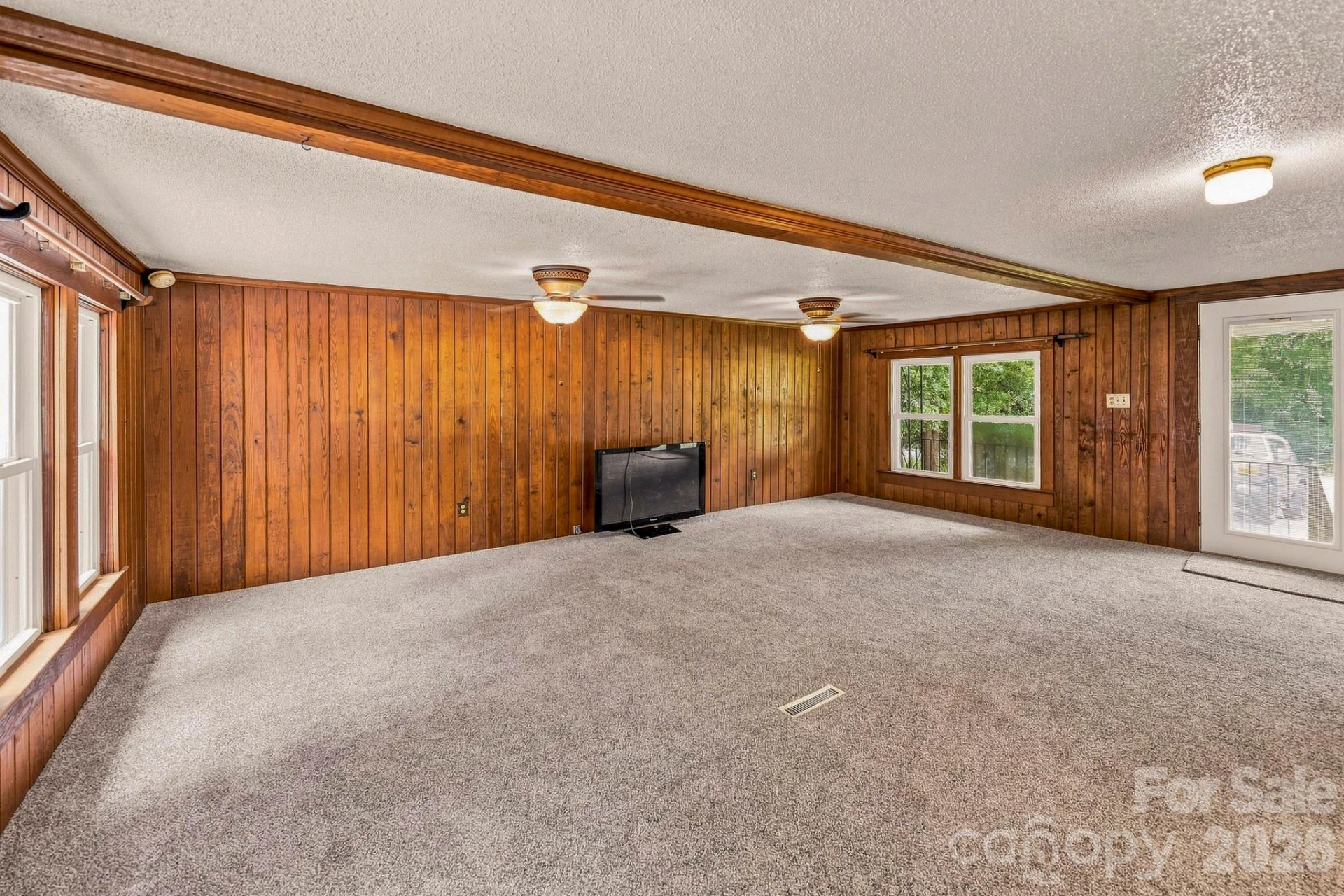 257 Maryland Drive - Photo 3