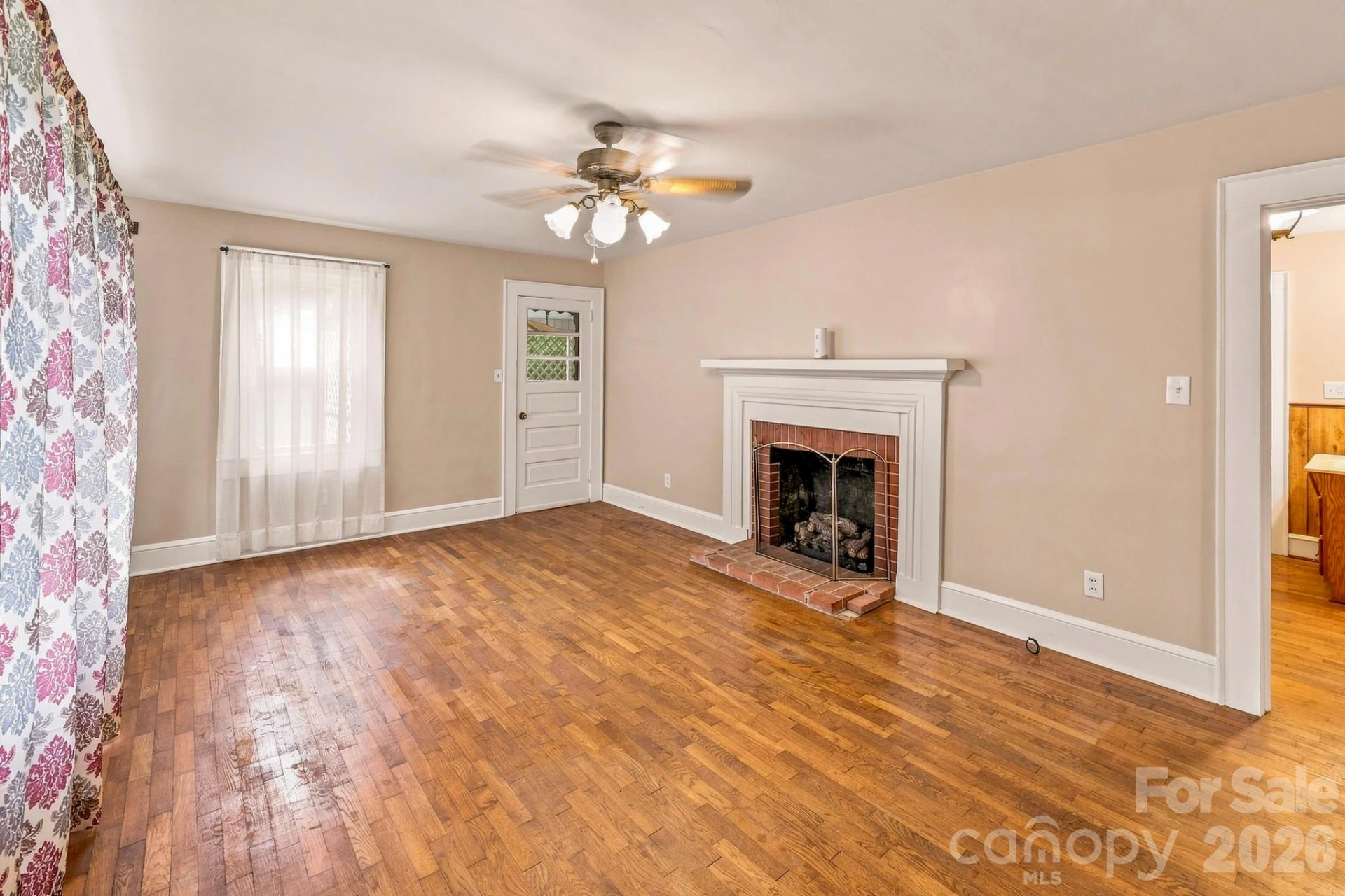 257 Maryland Drive - Photo 4