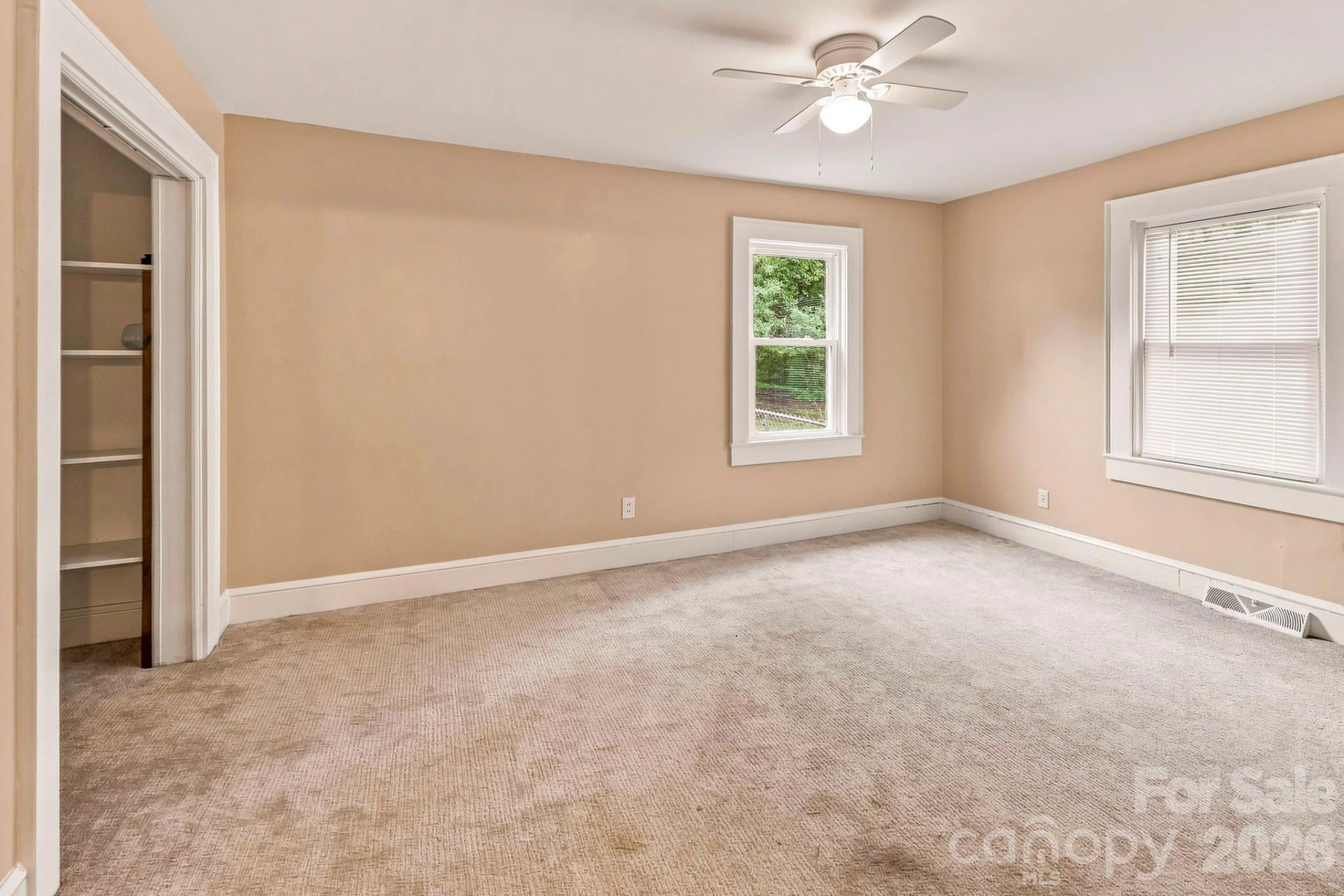 257 Maryland Drive - Photo 10