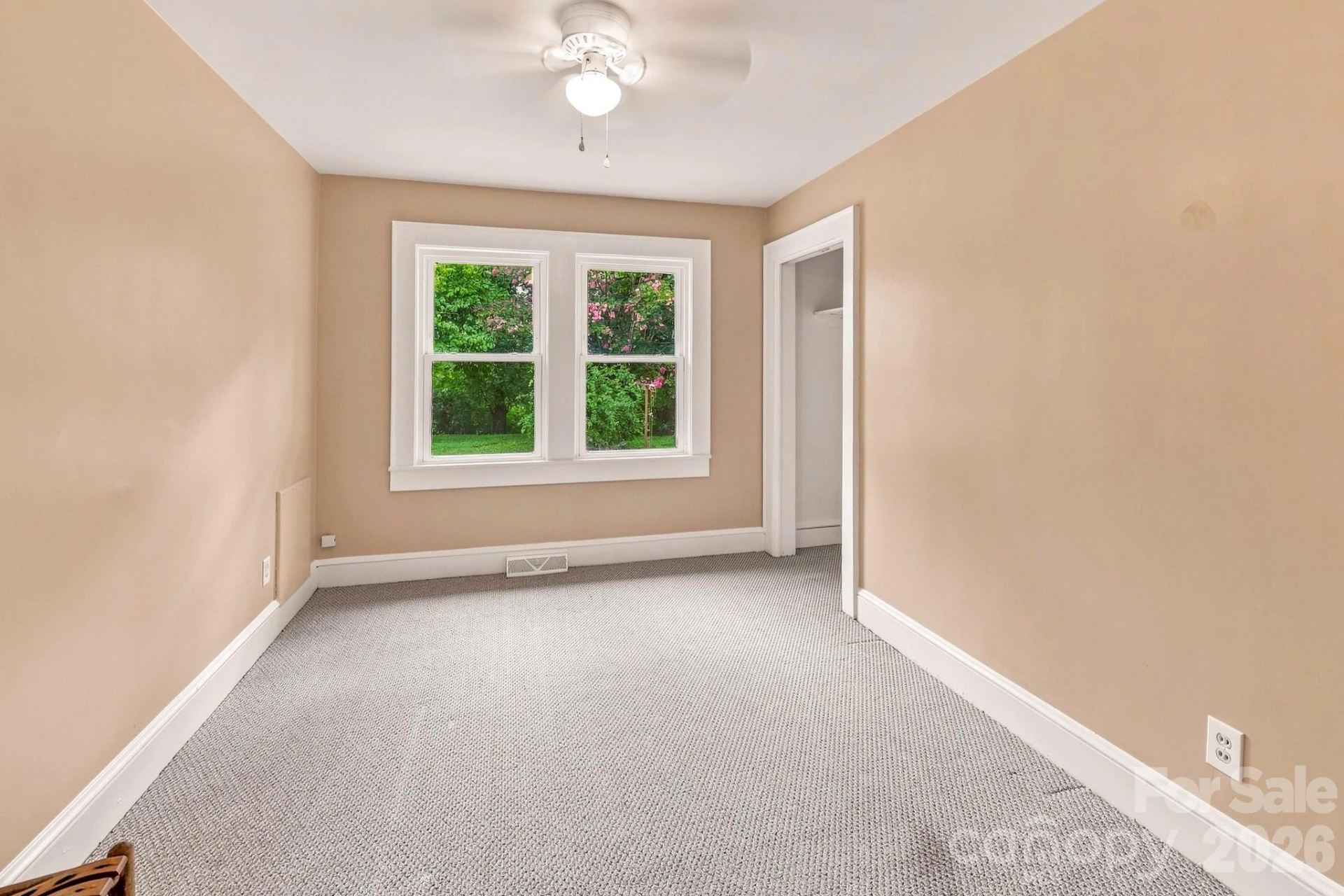 257 Maryland Drive - Photo 14