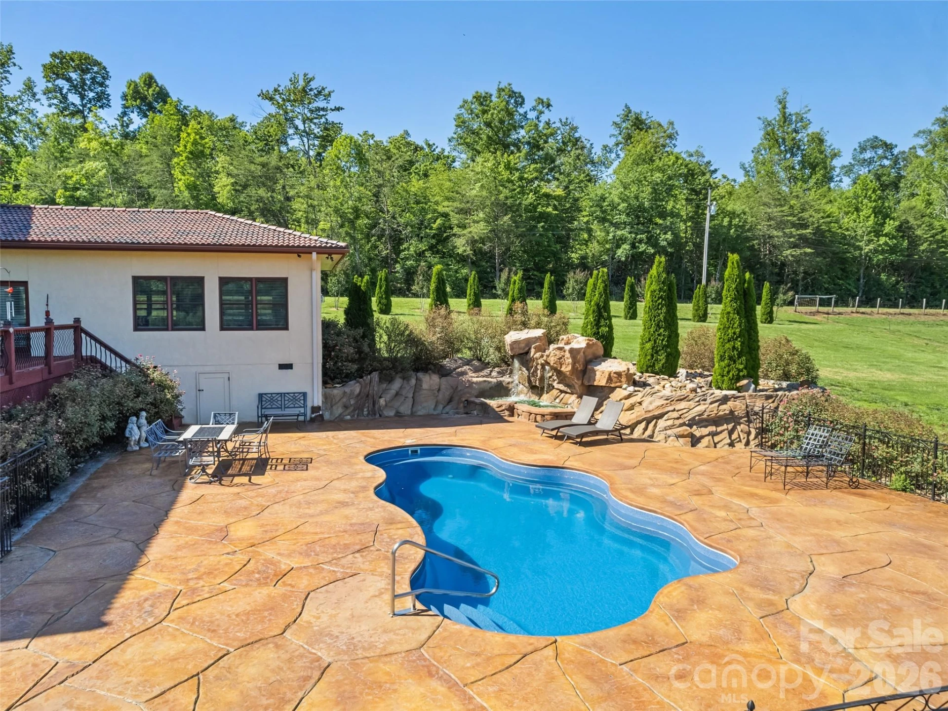 1418 Landis Lane - Photo 4