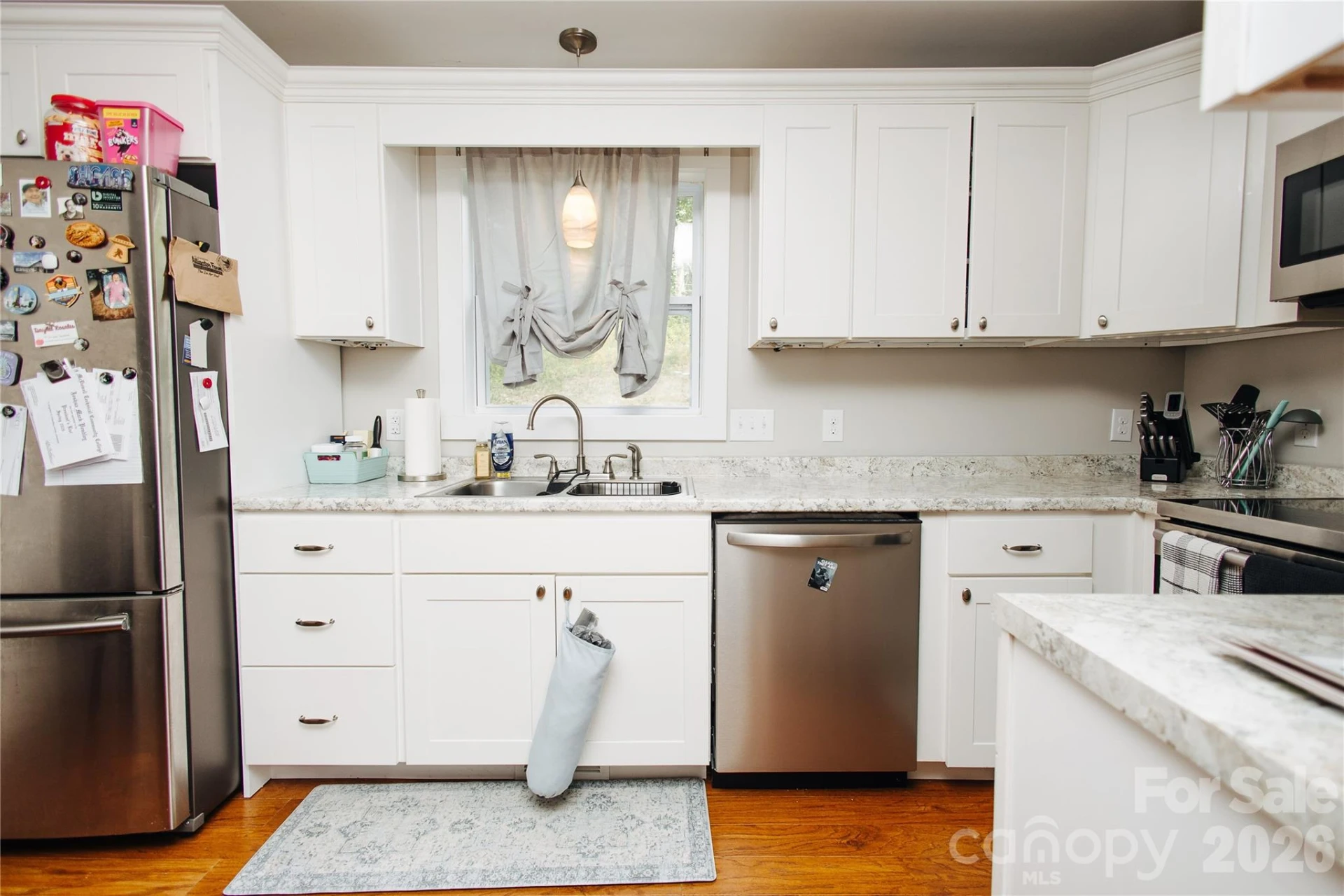 212 Maple Avenue - Photo 8