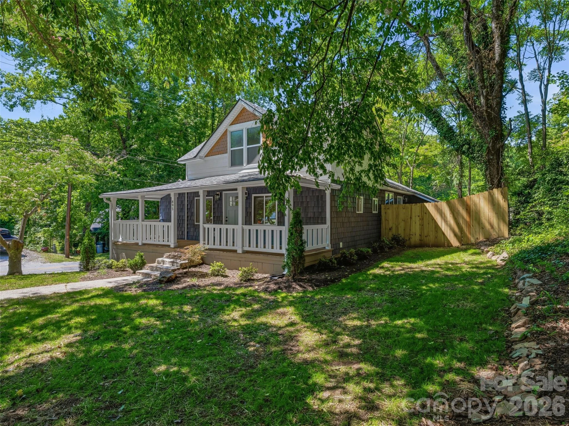 895 Trade Street - Photo 3