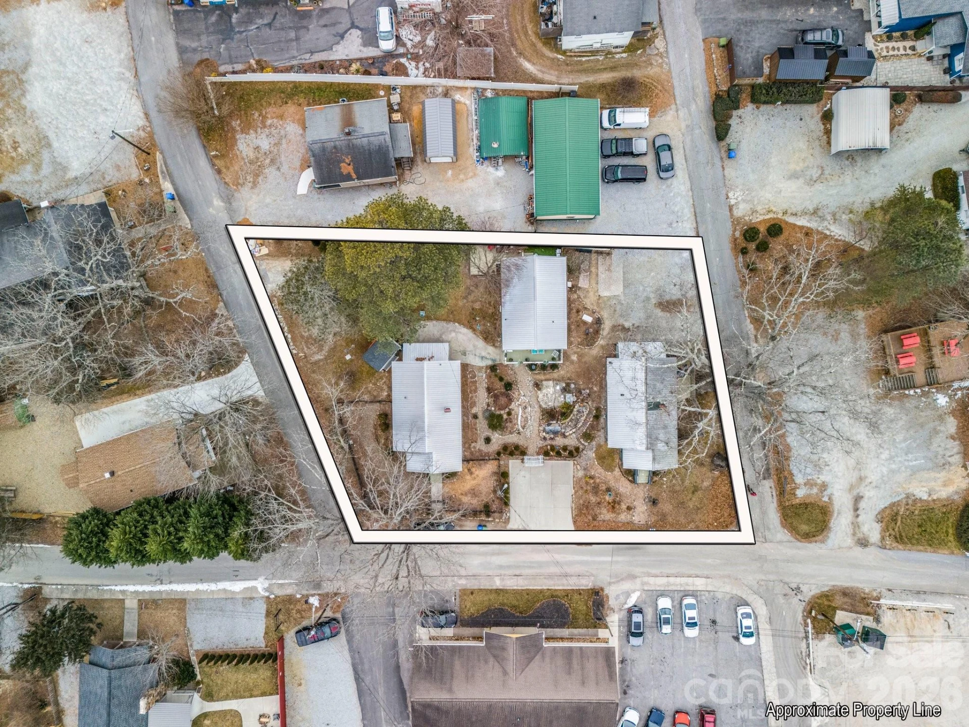 302 Davis Street - Photo 2