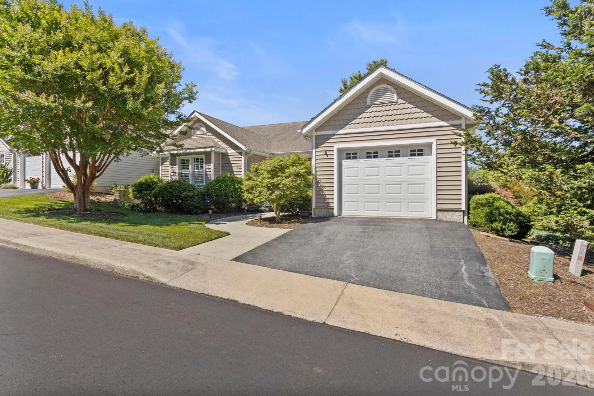 237 Charlestown Drive - Photo 3