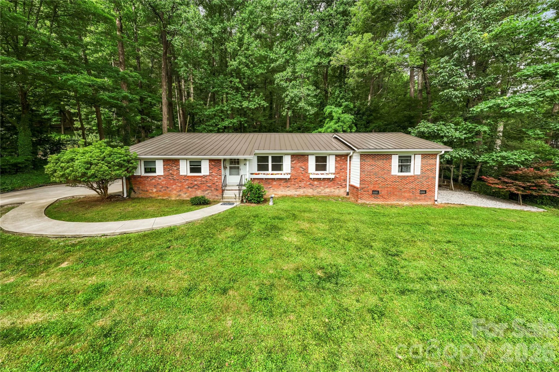 421 Comet Drive - Photo 2
