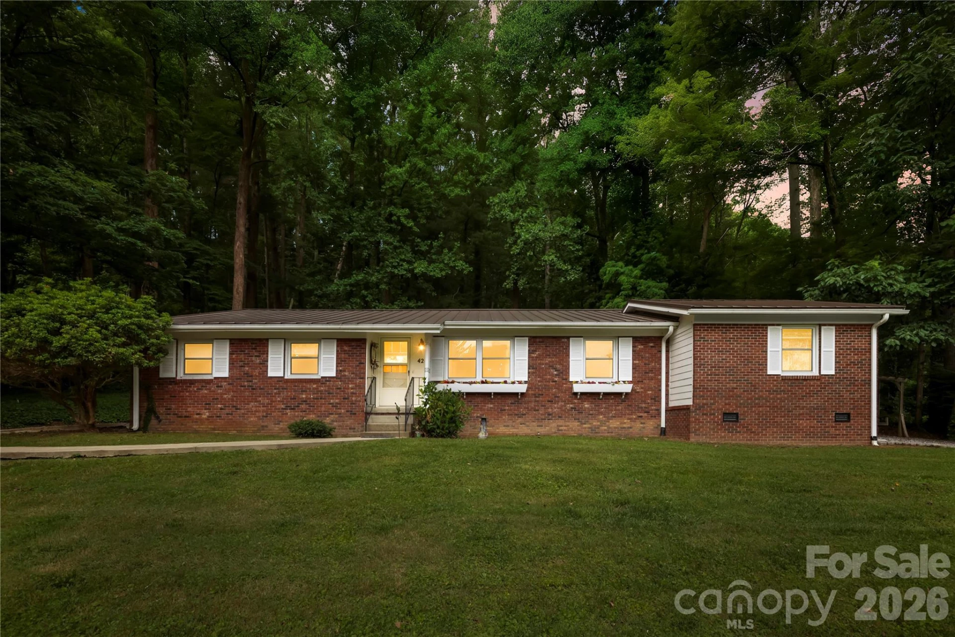 421 Comet Drive - Photo 3