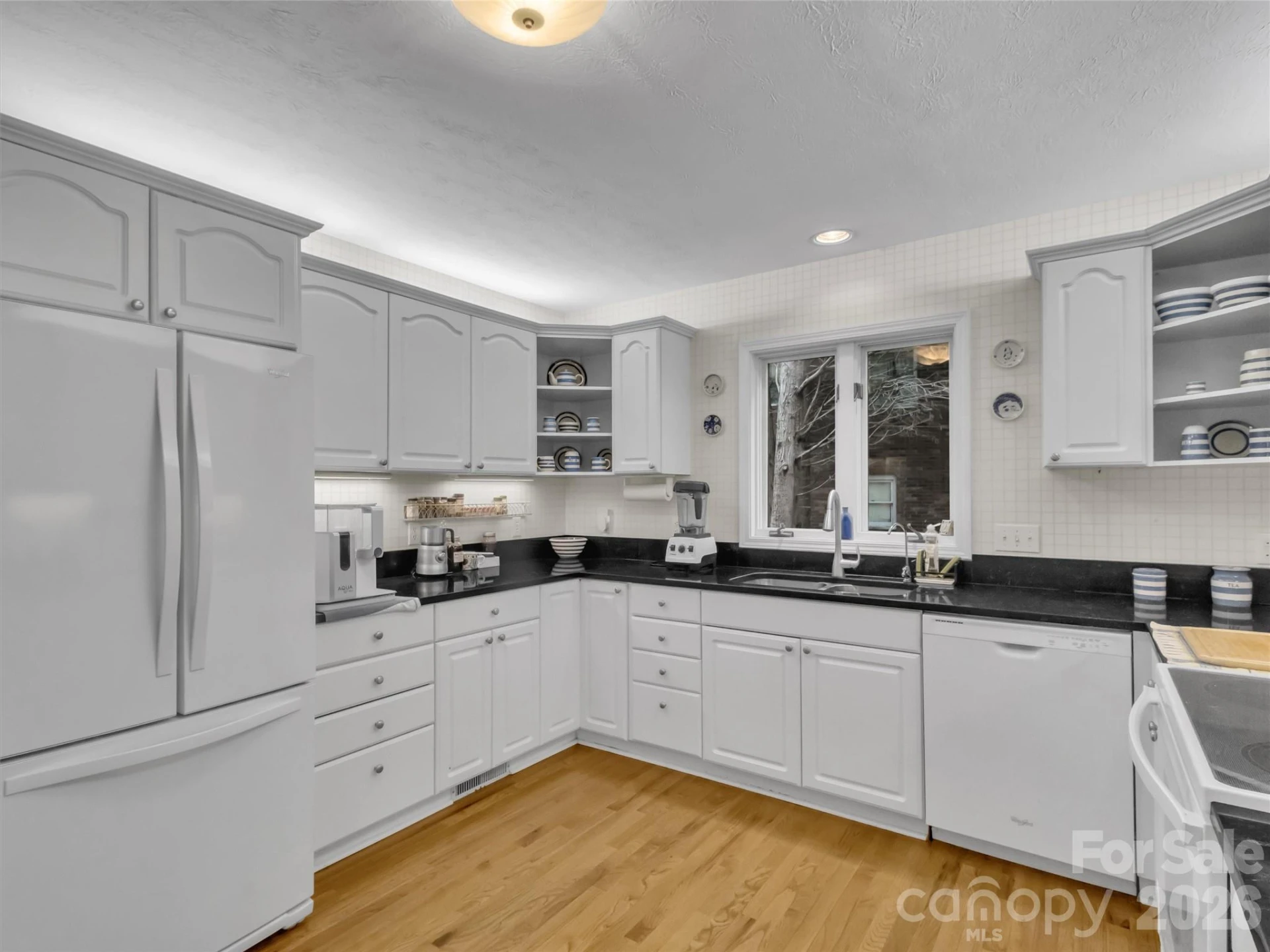 228 Crescent Drive - Photo 14