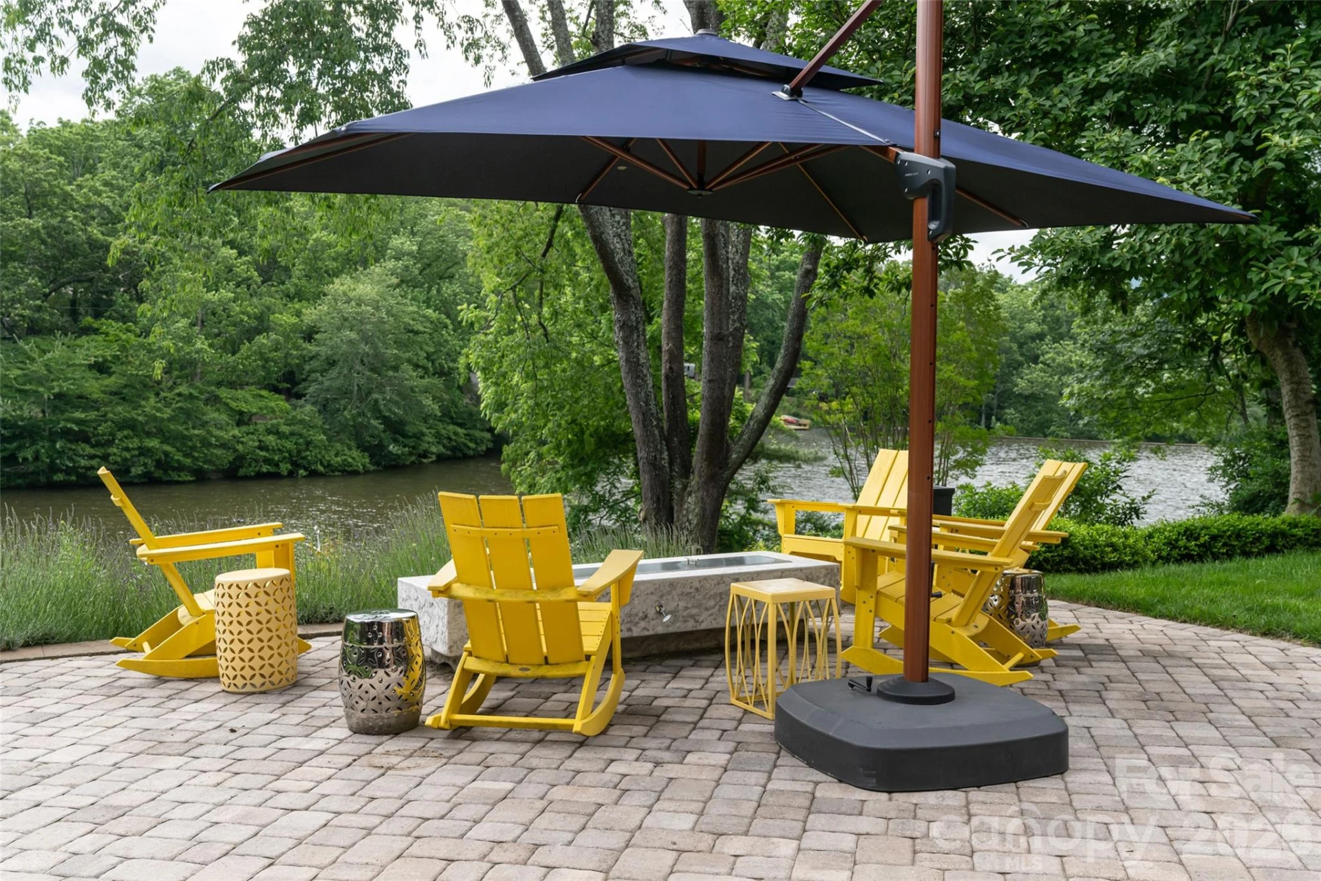 305 Lakewood Drive - Photo 4