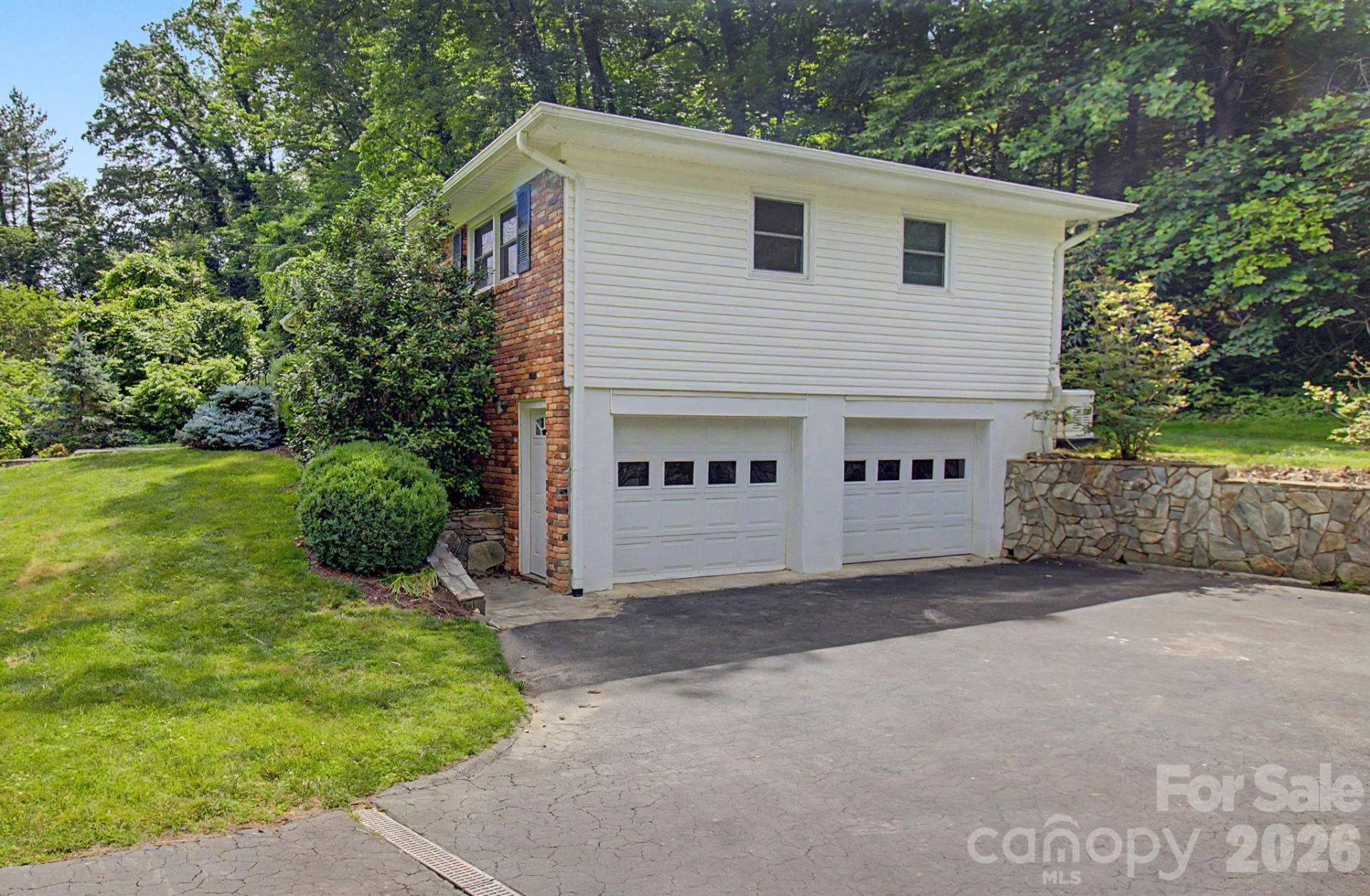 22 Mayfair Drive - Photo 5