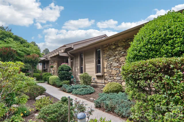 138 Woodbridge Drive, Laurel Park, NC, 28739