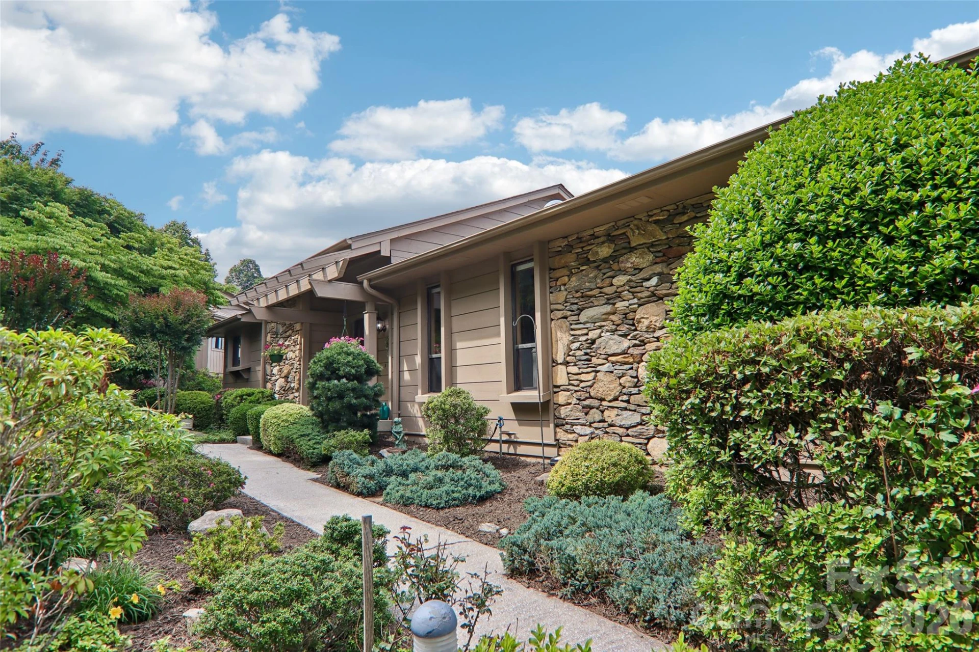 138 Woodbridge Drive