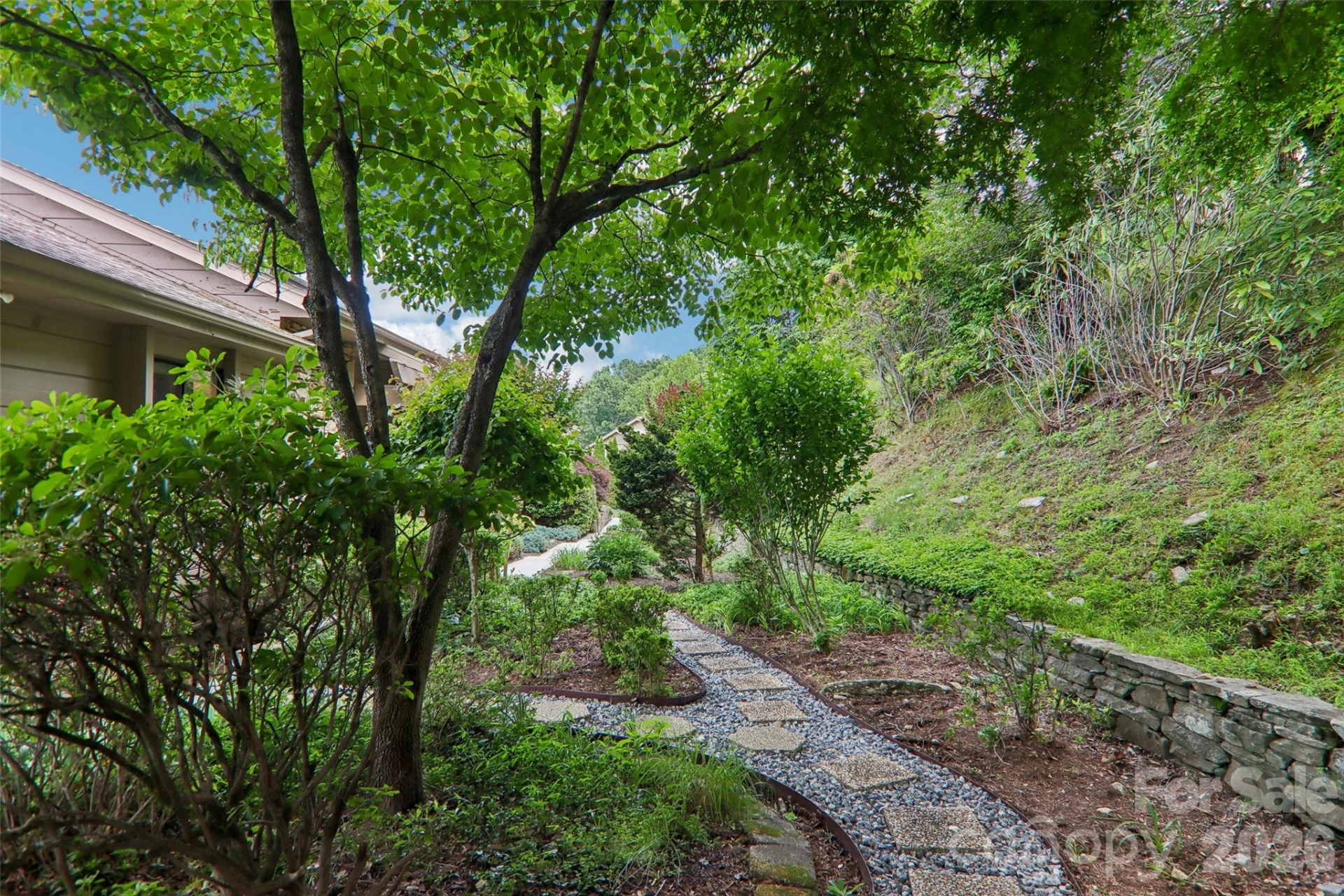138 Woodbridge Drive - Photo 6