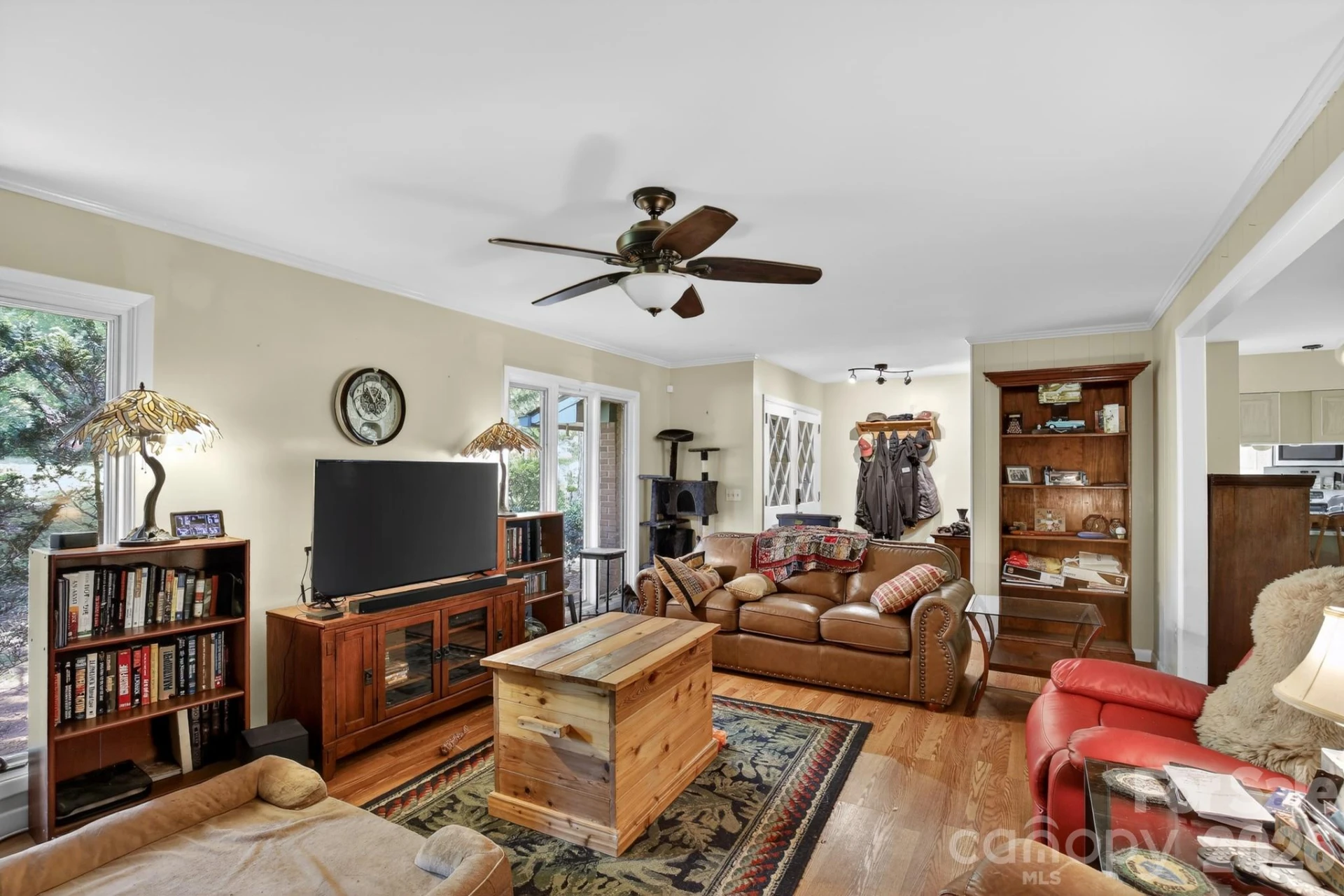 186 Catherine Drive - Photo 3