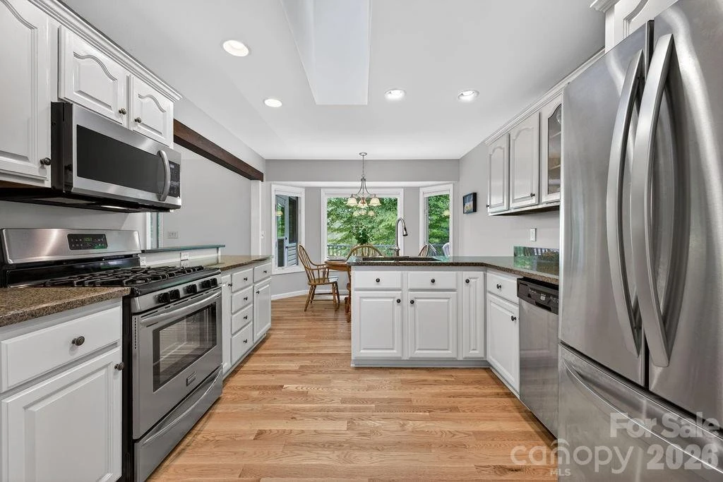 1820 Riverview Court - Photo 9