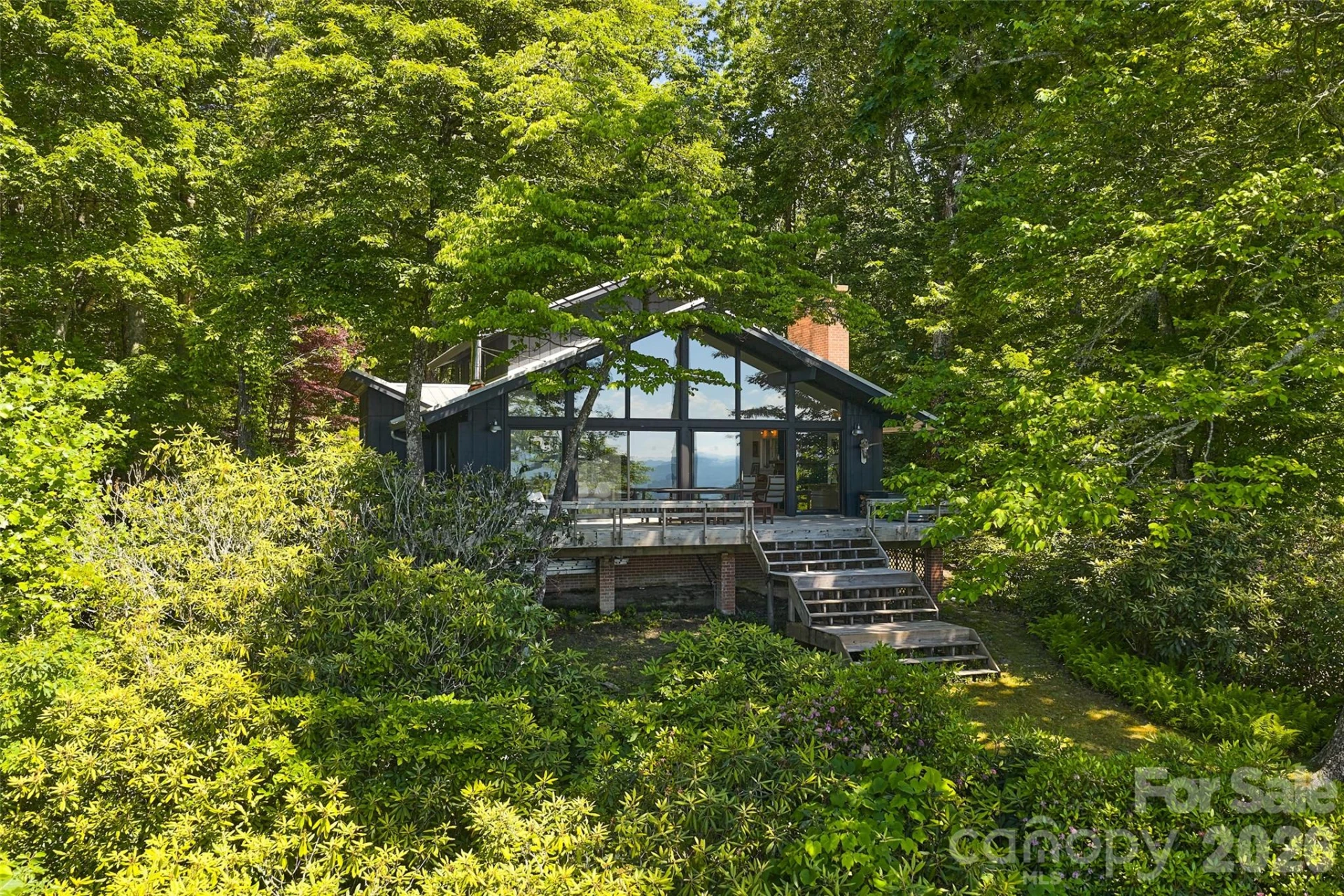 911 Green Hill Road