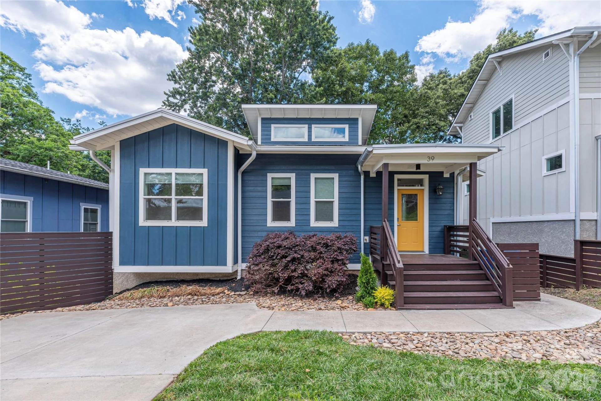39 Hubbard Avenue - Photo 2