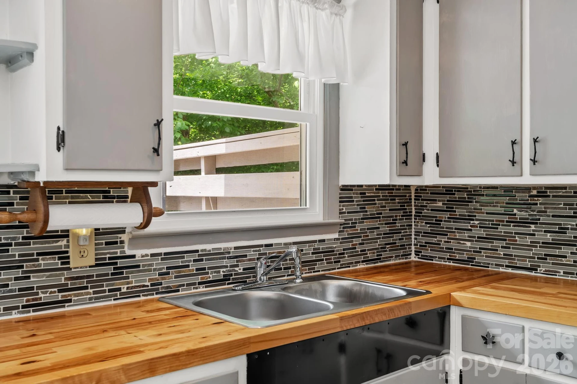154 Richmond Hill Drive - Photo 7