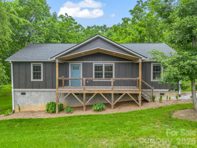 100 Walt Drive, Hendersonville, NC, 28792