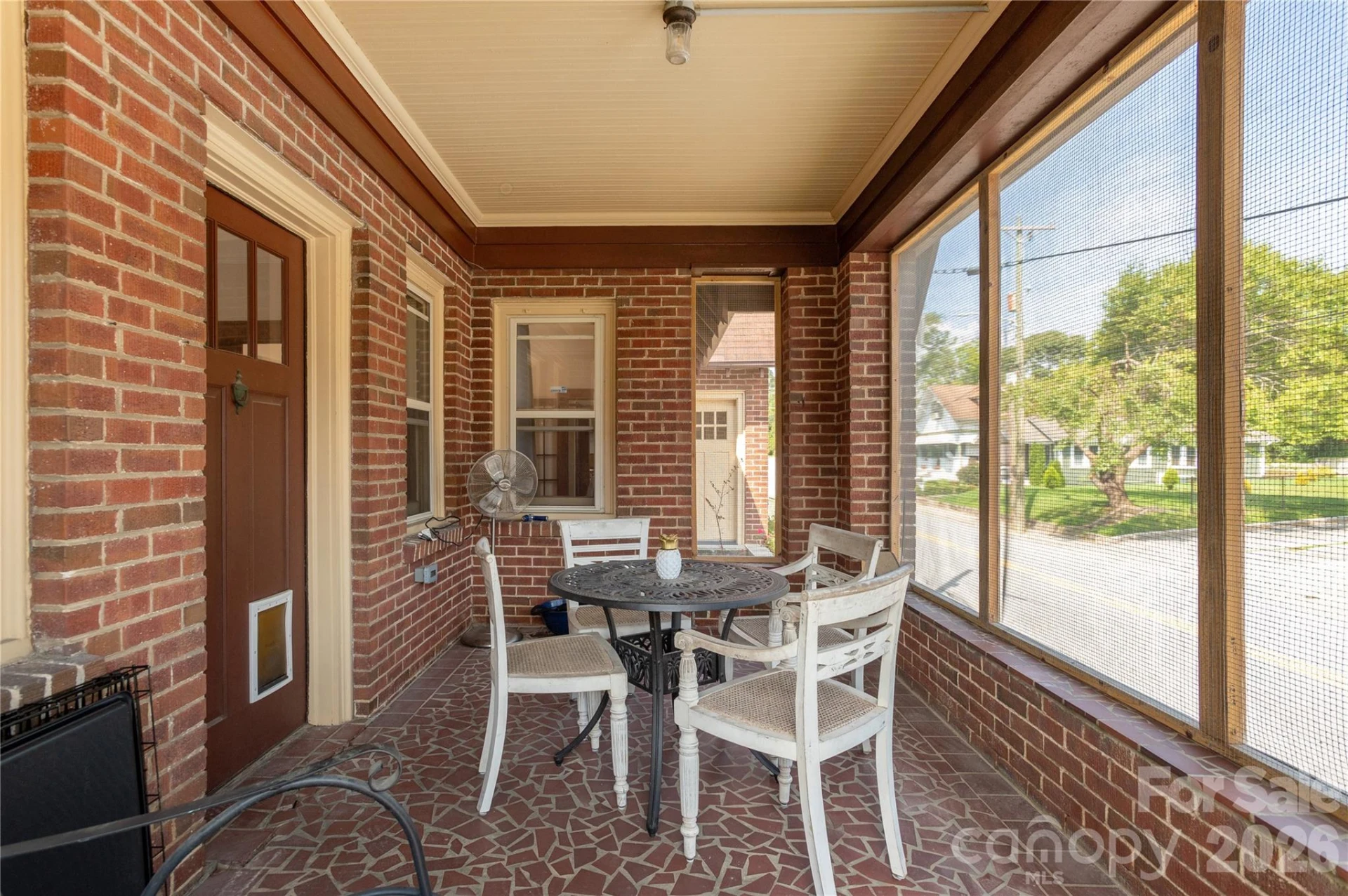 831 Oakland Street - Photo 3