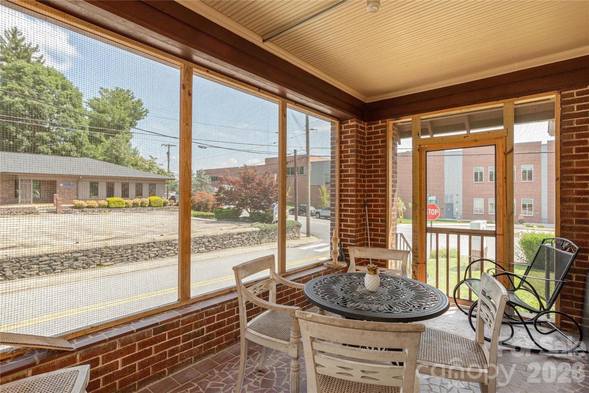 831 Oakland Street - Photo 4