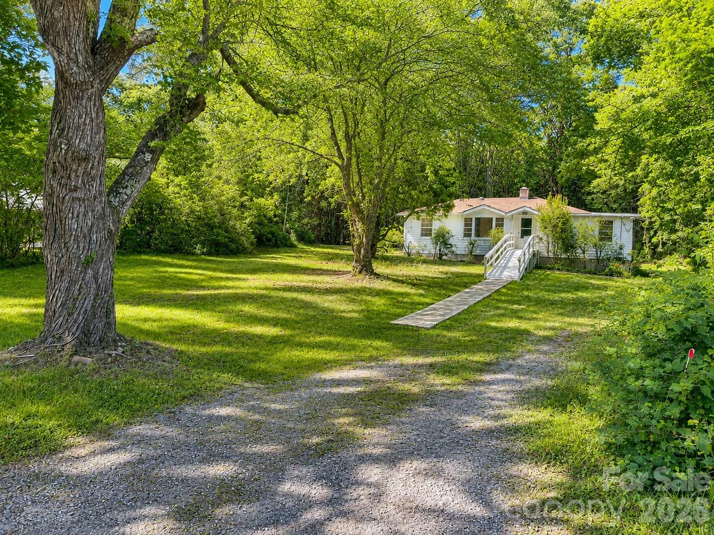 215 Merchant Street - Photo 2