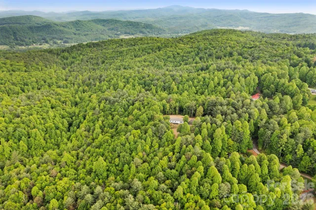 9999 Kira Lane, Hendersonville, NC, 28739