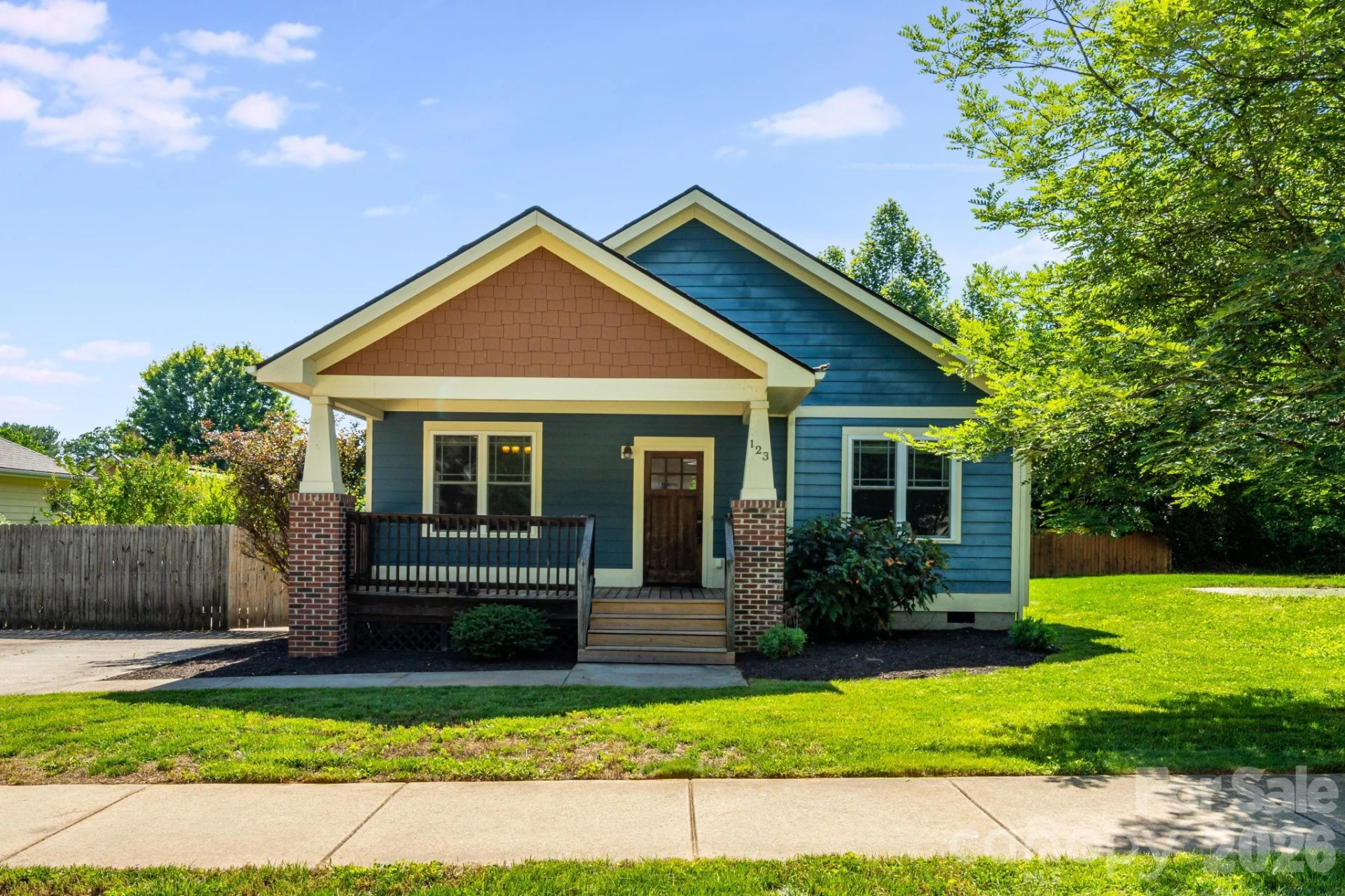123 Estelle Park Drive - Photo 2