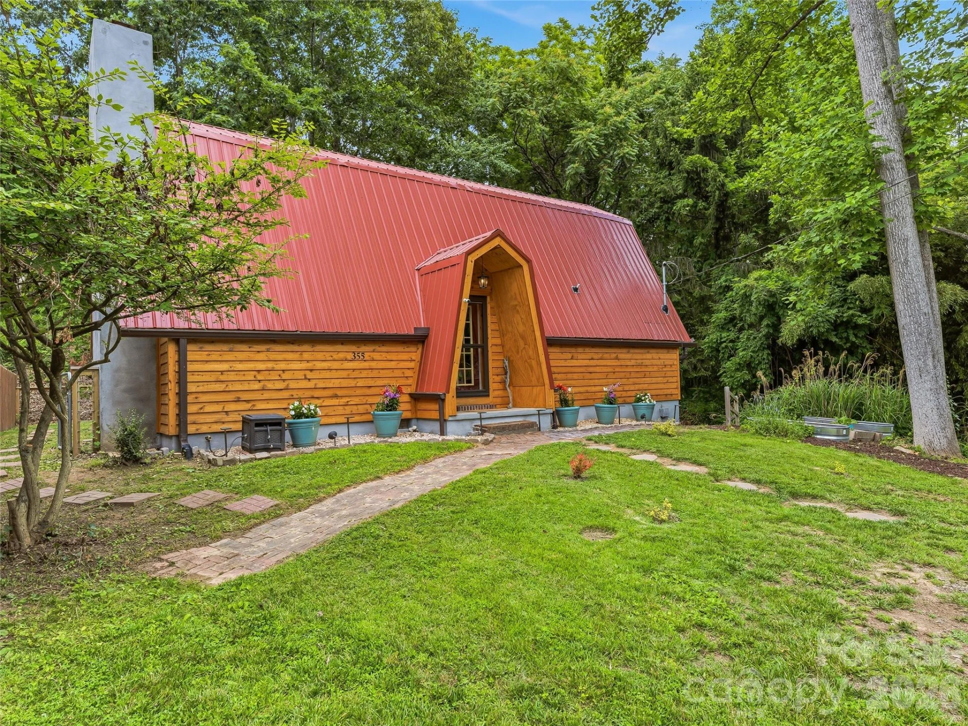 355 London Road - Photo 2