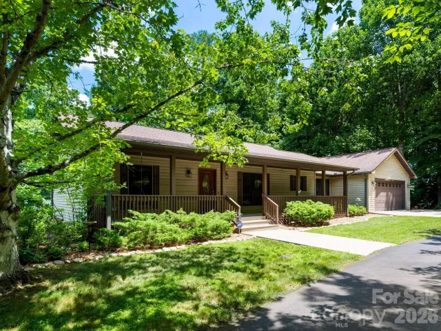 11 Robin Lane, Weaverville, NC, 28787