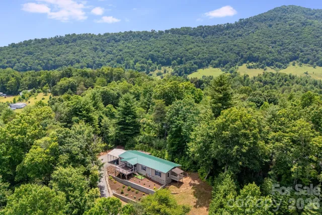 112 Reeves Road, Leicester, NC, 28748