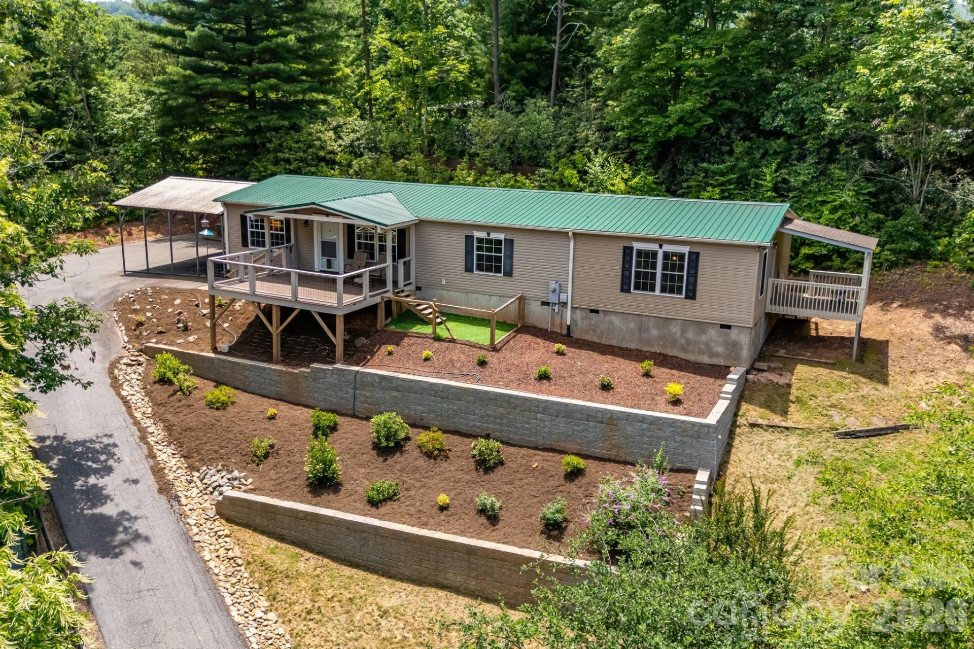 112 Reeves Road - Photo 2