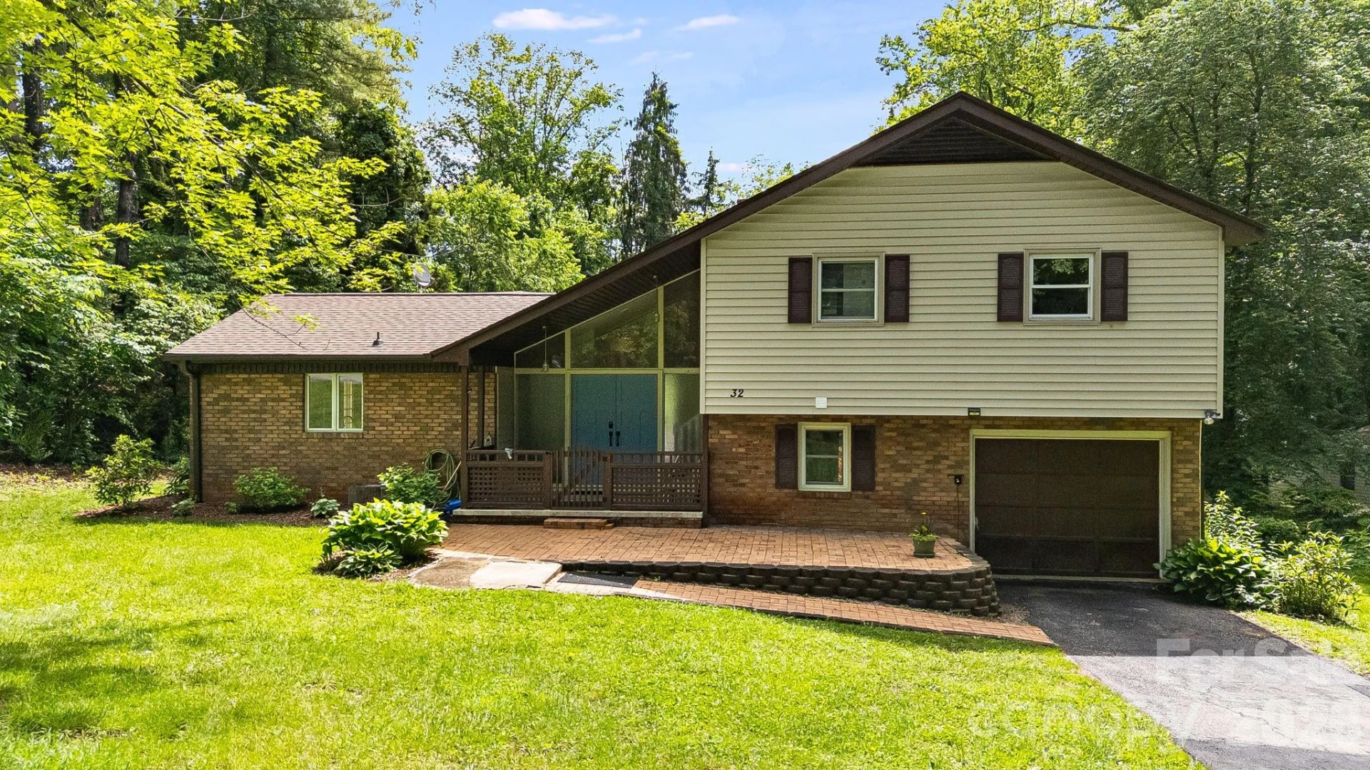 32 Mayfair Drive