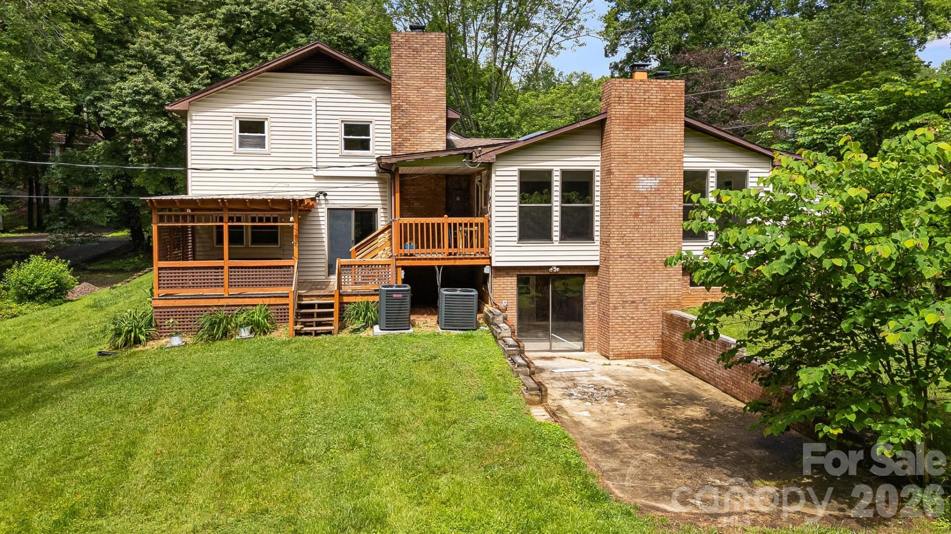 32 Mayfair Drive - Photo 2