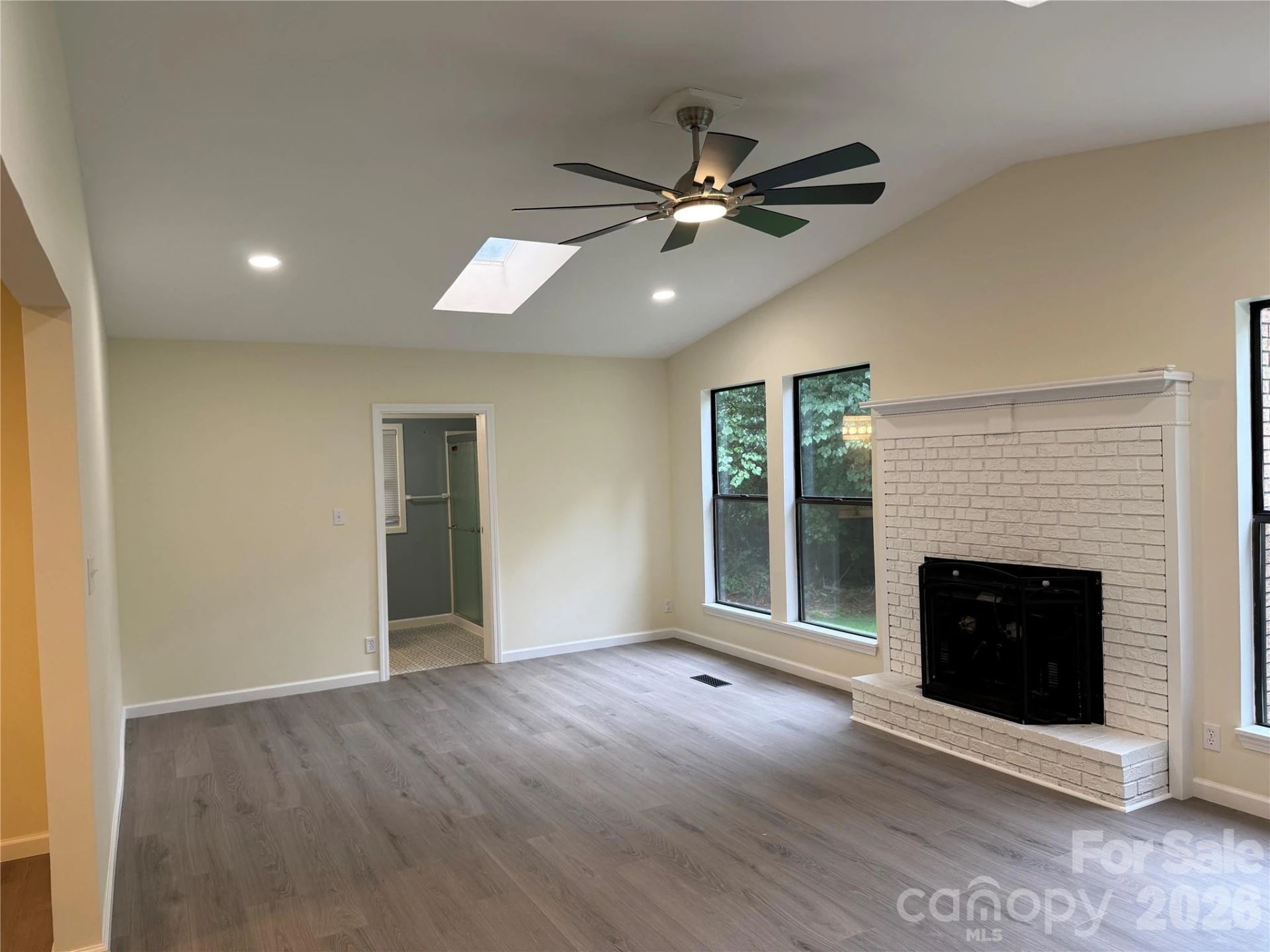 32 Mayfair Drive - Photo 15